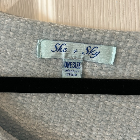 She + Sky color blocked sweater- one size - Picture 3 of 8